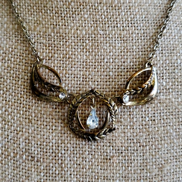 VINTAGE RETRO WHIIMSICAL NRT NECKLACE 16 INCHES LONG